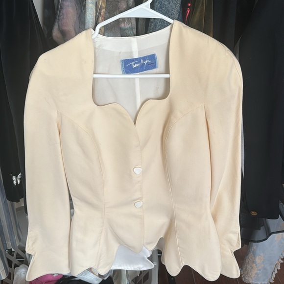 SOLD SOLD SOLD thierry mugler suit - Picture 4 of 6